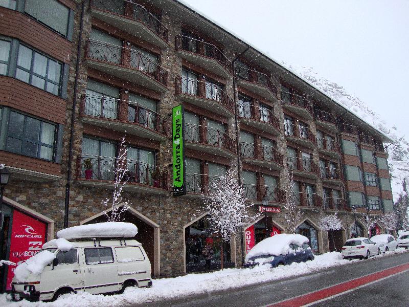Apartamentos Pie De Pistas Mikka 3000 パス・デ・ラ・カサ エクステリア 写真
